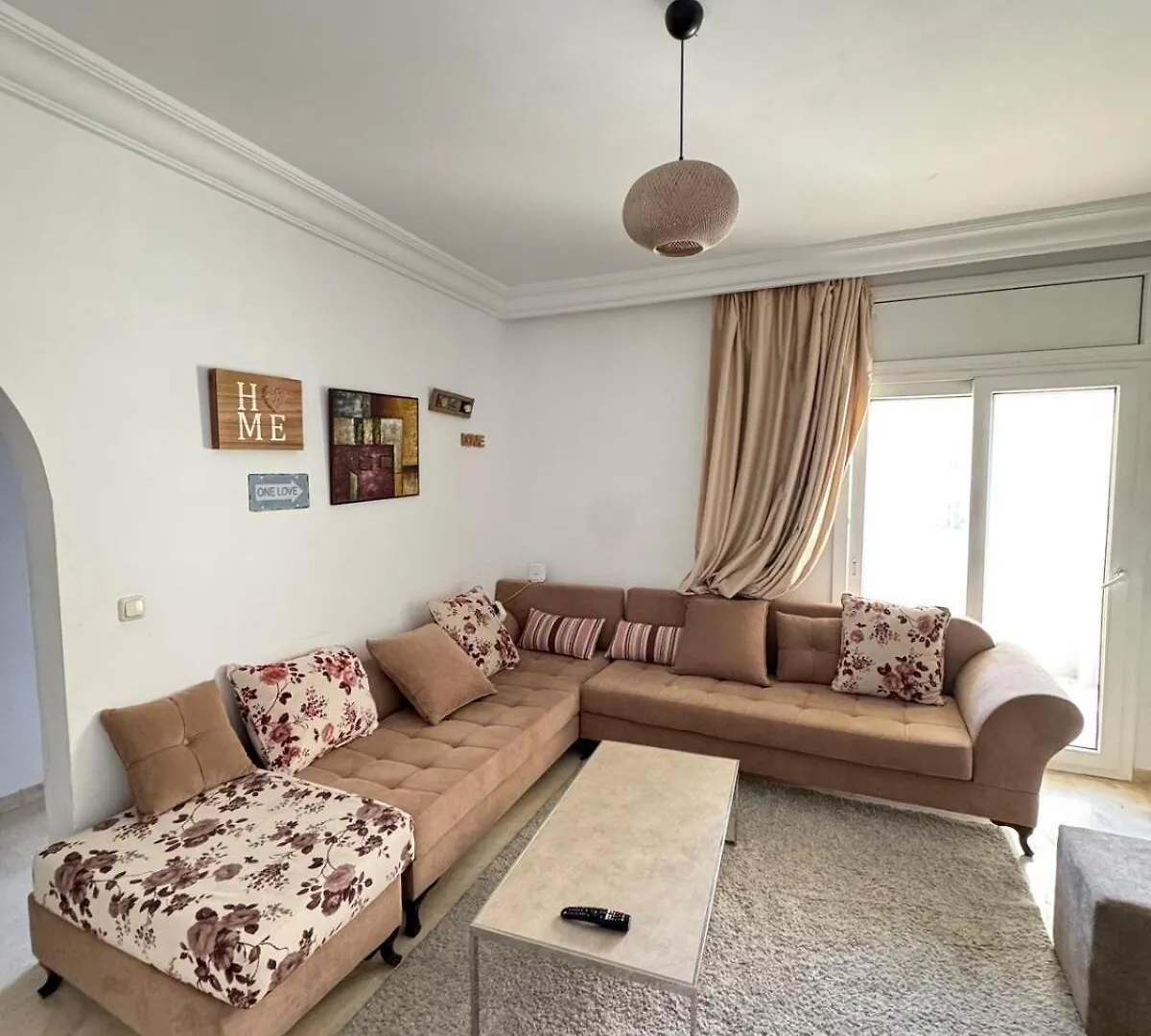 Modern And Cozy 2 Bedroom Apartment Tunis